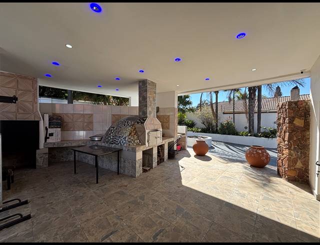 5 BEDROOM HOUSE FOR SALE IN WATERKLOOF RIDGE